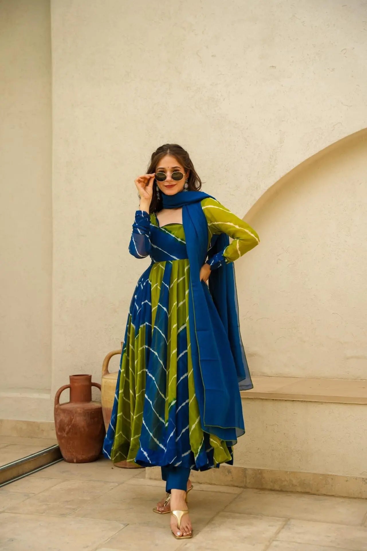 Sanvi's Leheriya Suit